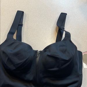 Victoria Secret Black Knockout Medium Support 36DD